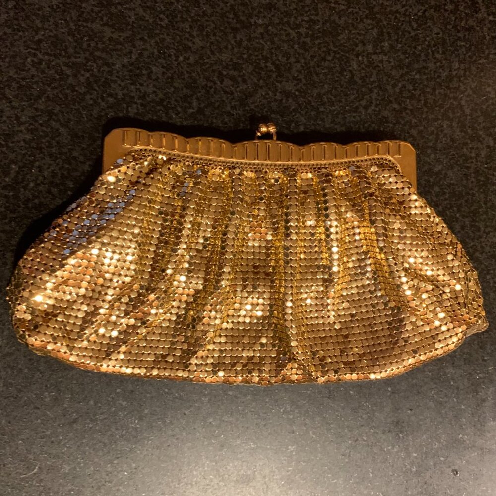 Vintage Whiting & Davis Gold Mesh Clutch Purse Evening Bag Kiss Lock-8"